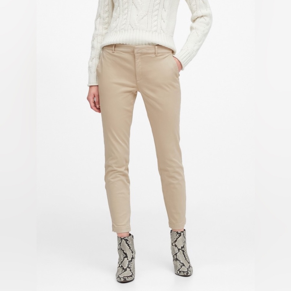 New with tags Banana Republic khakis